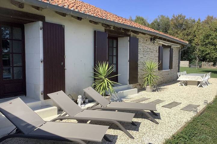 Gîte pour 7 personnes, avec jacuzzi et jardin
