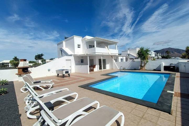 Villa for 6 people, with garden and balcony - 1