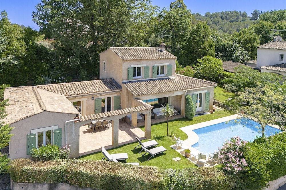 Villa for 8 People in Valbonne, Cannes region
