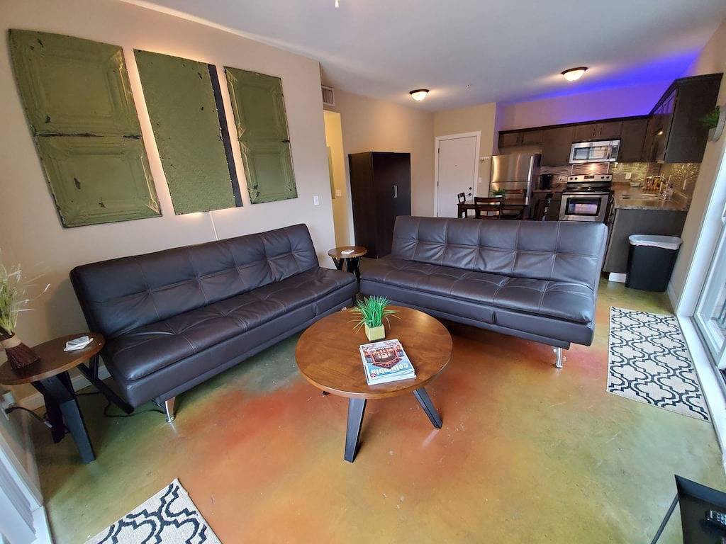 Ganze Wohnung, 9th St. Beals Loft in der Innenstadt von Columbia in Columbia (MO), Missouri