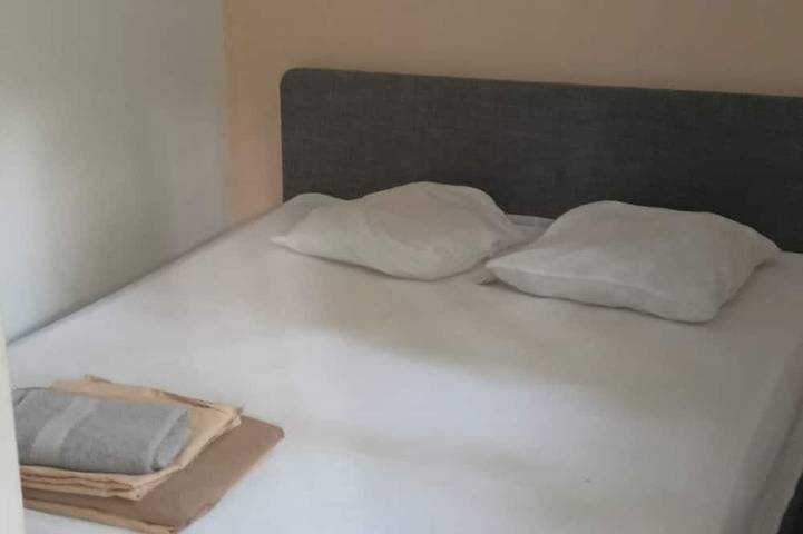 Location de vacances pour 7 personnes, avec jardin et piscine à Valaurie - 4