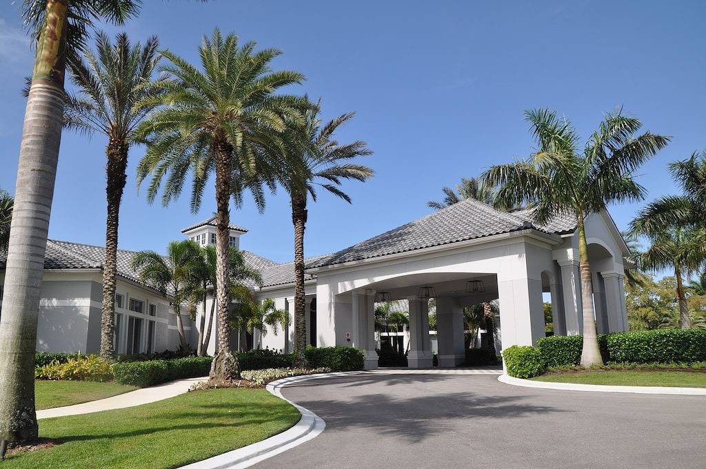 Ganze Wohnung, First-Floor Carriage House at Colonial Cc, Renovated Golf Course with Lake View in Fort Myers, Southwest Florida