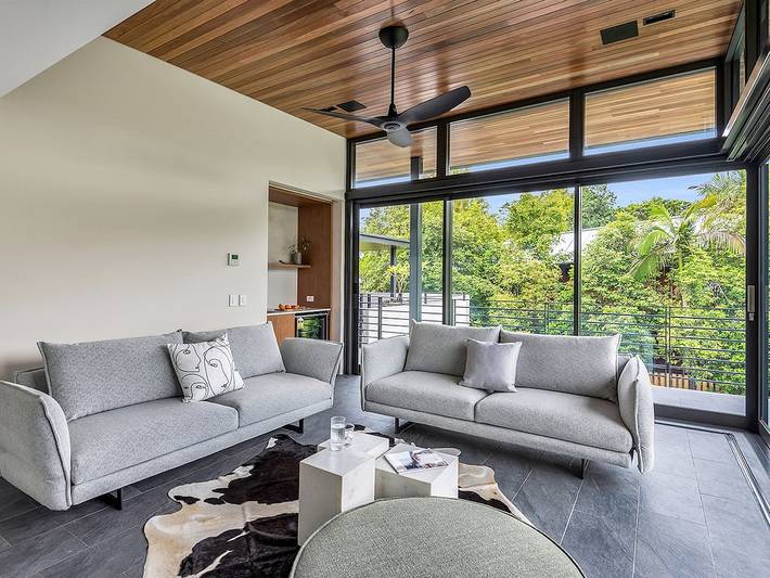 Holiday home for 12 people, with balcony in Port Douglas