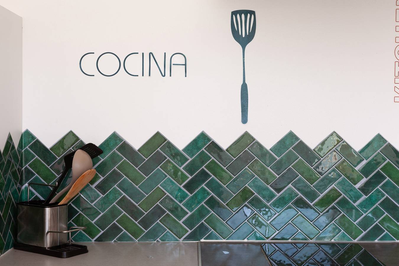 Holiday Home 'Mexico' with Balcony and Air Conditioning in Saint-Mitre-les-Remparts, Istres region