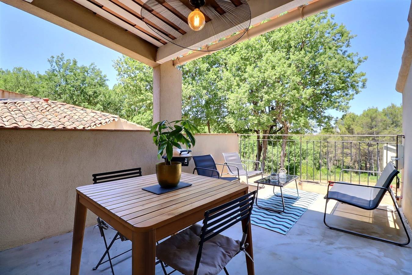Ganze Wohnung, Ferienwohnung für 2 Personen mit Garten in Trets, Aix-en-Provence und Umgebung