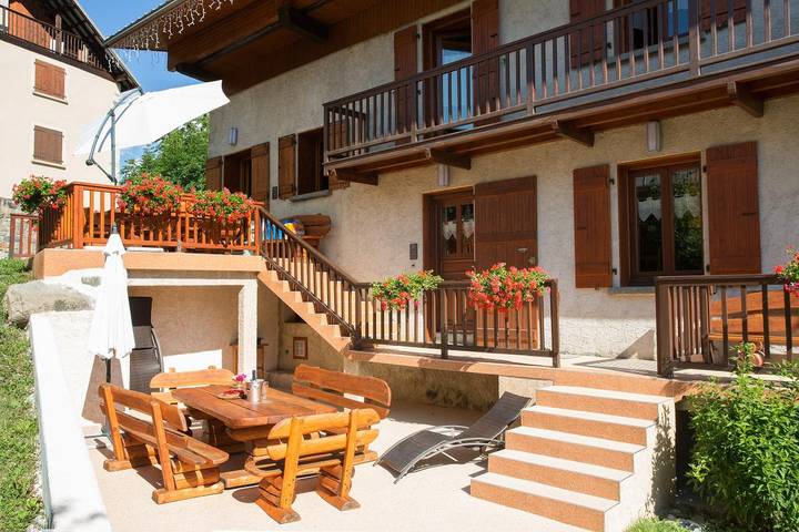 Gîte pour 10 personnes, avec jardin et sauna, animaux acceptés