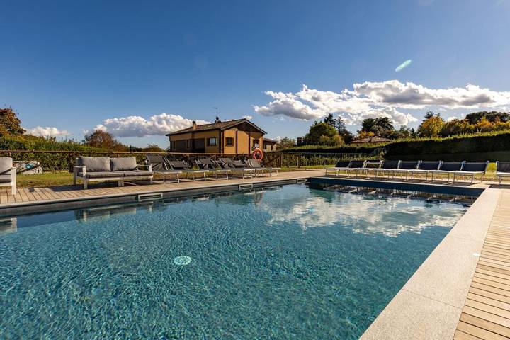 Bed and breakfast per 5 persone, con idromassaggio e piscina nonché giardino - 1