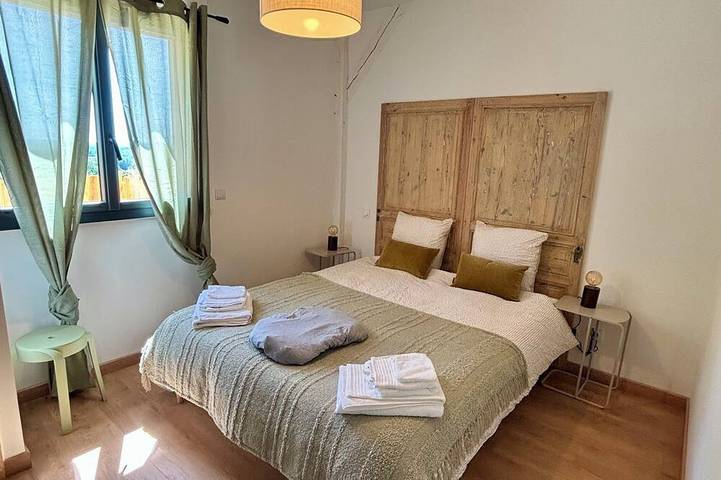 Location de vacances pour 6 personnes, avec jardin dans Rayet - 2