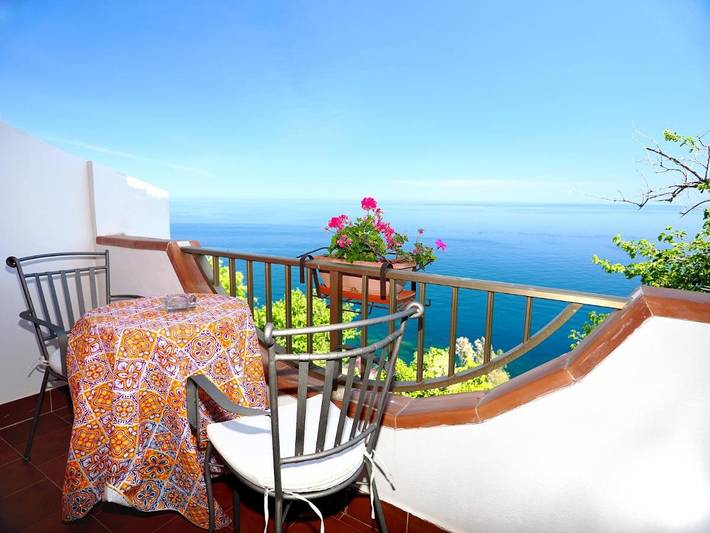 B&b per 3 persone, con Balcone e Giardino nonché Panorama a Sant'Alessio Siculo