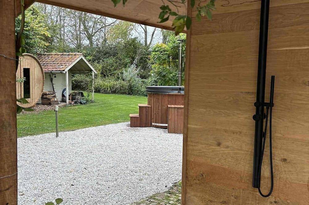 Idyllic cottage with wellness facilities, surrounded by green in Alveringem, West-Vlaanderen