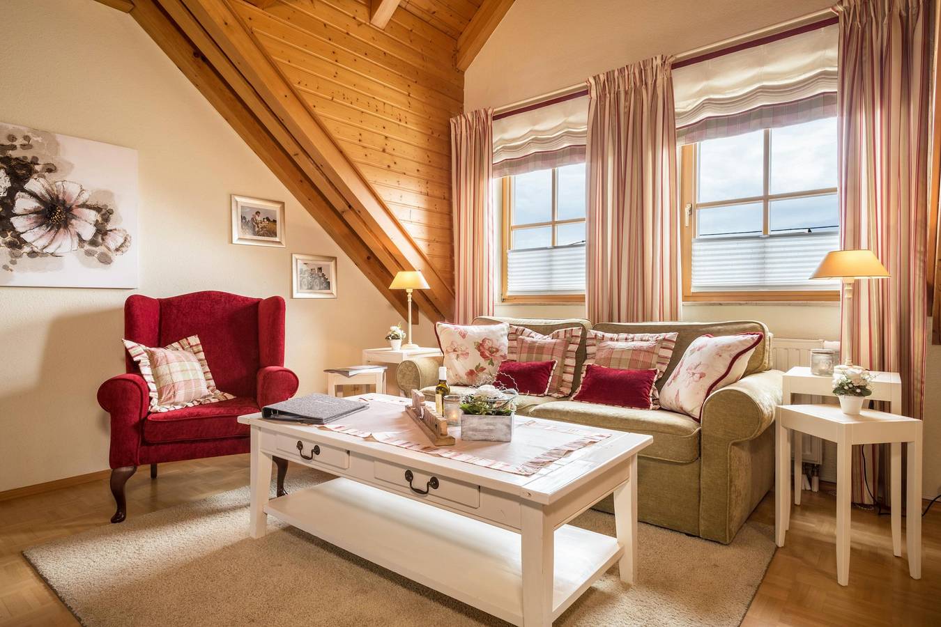 Entire apartment, Charming Vacation Apartment 5 on "Trostelhof" with Balcony in Neufrach, Salem