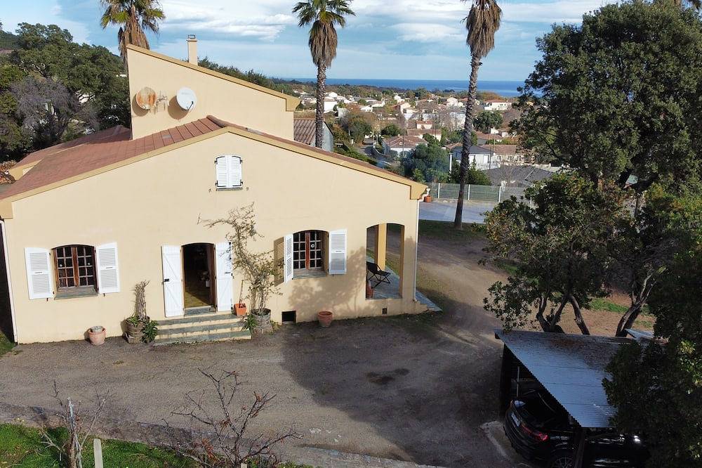 Villa Marie Ange, 6 Personnes Entre Mer et Montagne in Santa Lucia di Moriani, Corte e dintorni