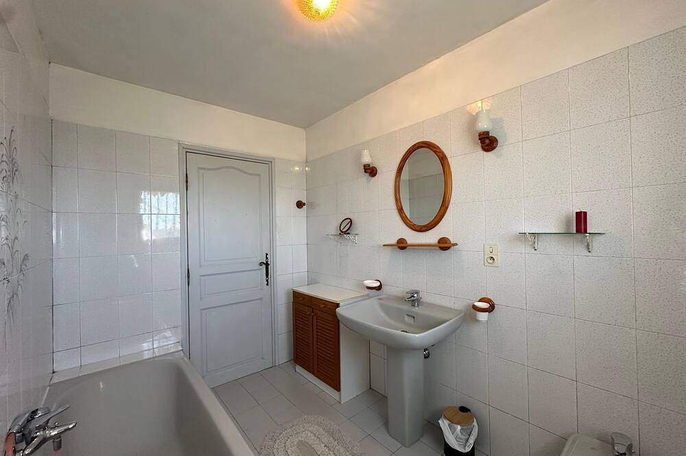Appartement entier, La Dolce Vita - Haut de villa avec jardin terrasse barbecue in Simiane-Collongue, Côte méditerranéenne (France)
