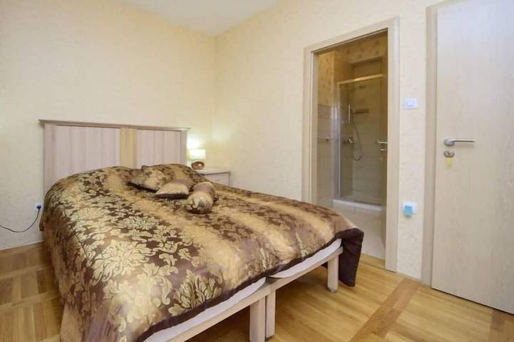 Ganze Wohnung, Ferienwohnung Ojdana in Raslina, Šibenik-Knin