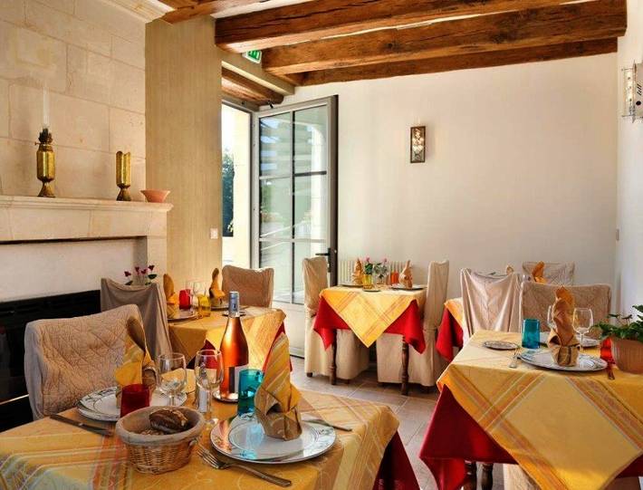 Hôtel pour 2 personnes, avec terrasse et vue dans Coteaux sur Loire - 2