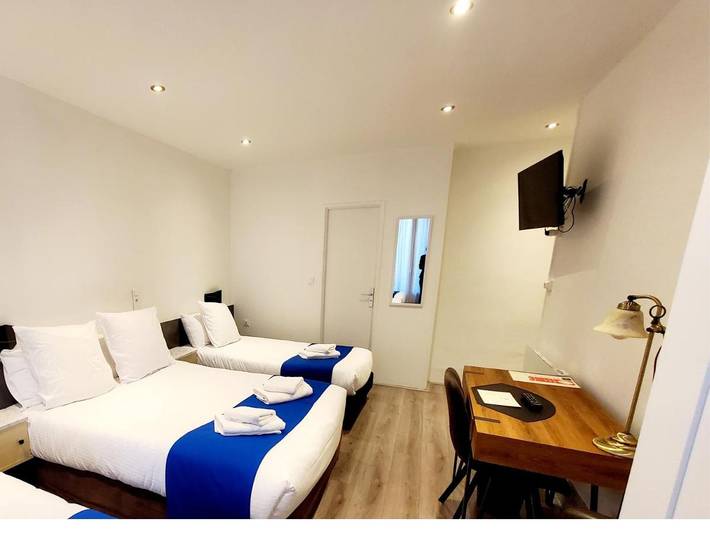 Hôtel pour 3 personnes, avec terrasse dans Palais des Congrès Opéra - 2