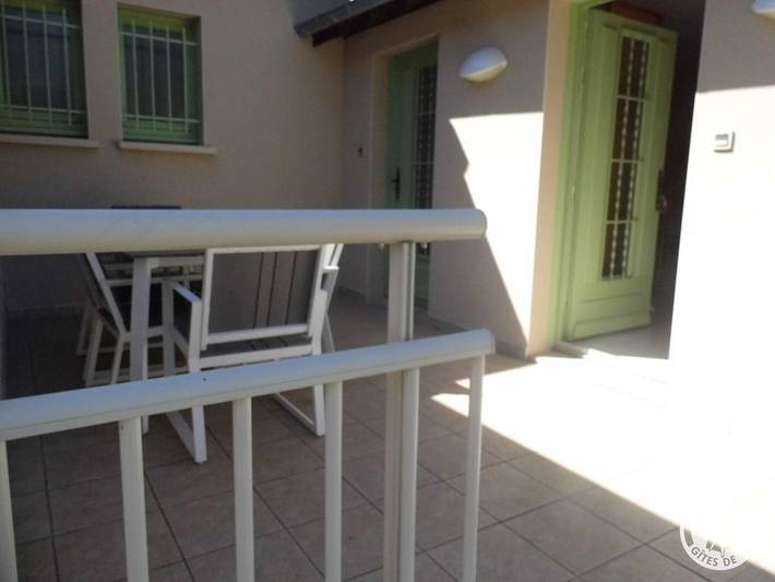 Casa de huéspedes para 4 personas, con vistas además de jardín y terraza - 1