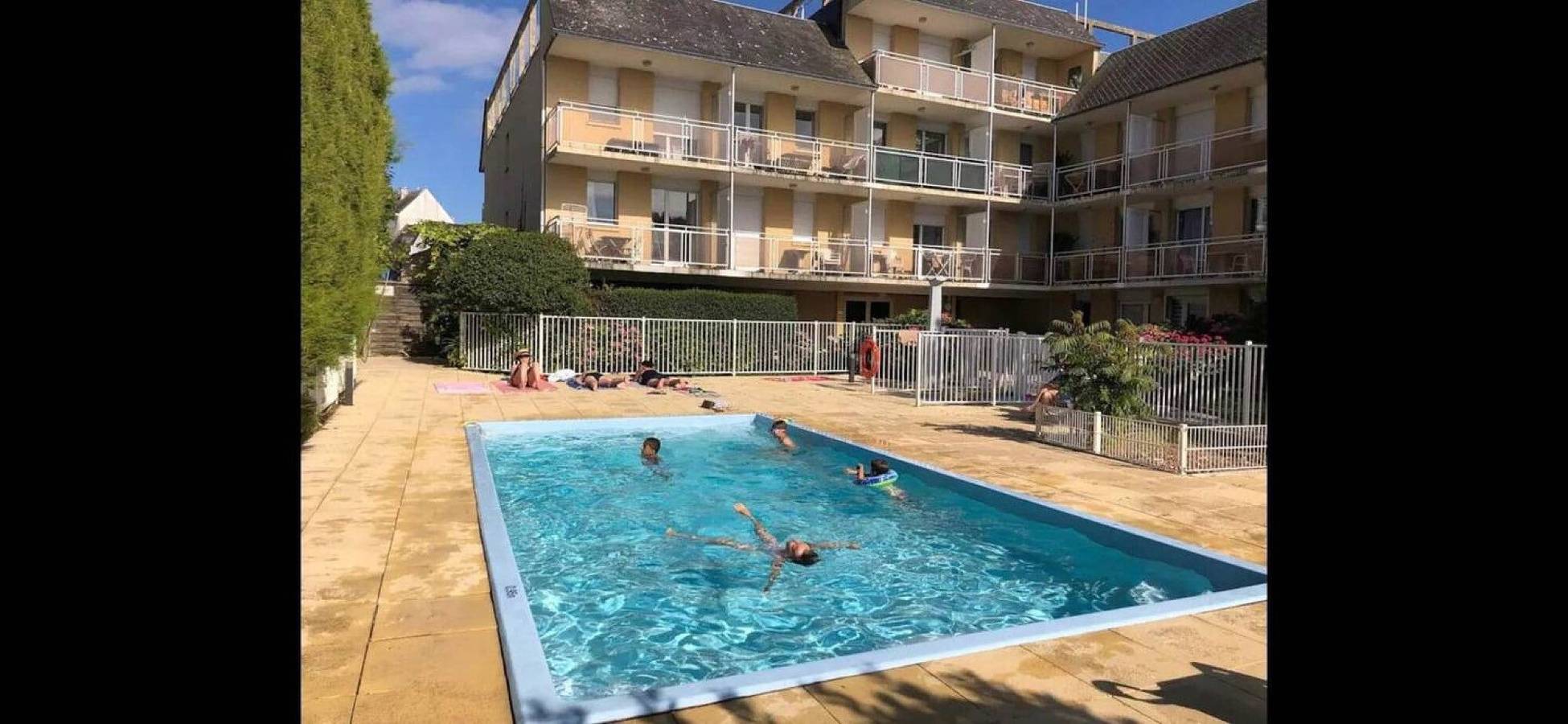 Studio entier, Studio 'Au Coeur De Quiberon' avec piscine partagée, balcon et Wi-Fi in Quiberon, Côte des Mégalithes