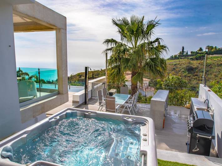 Ferienhaus für 9 Personen, mit Balkon/Terrasse und Meerblick sowie Pool in Salobreña - 4