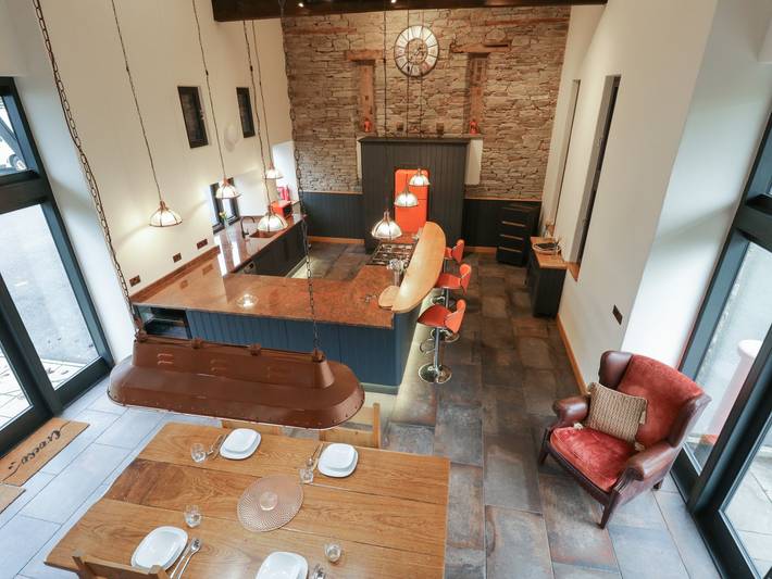 Log cabin for 4 people, with Garden in Brecon