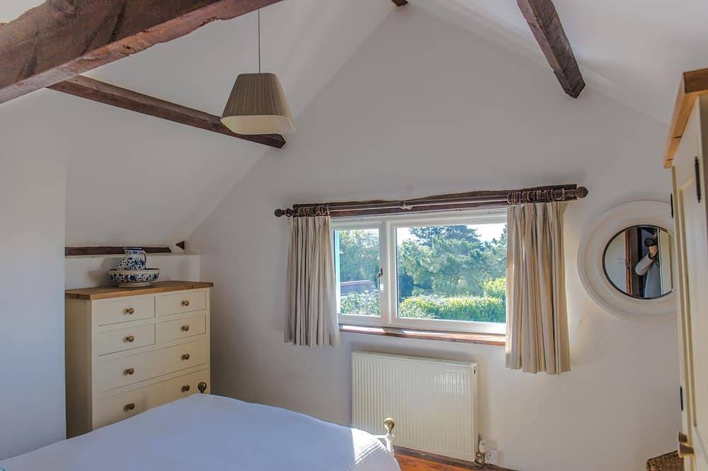The Granary, shared hot tub and sauna in Hartland, Hartland Devon Heritage Coast
