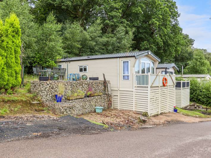 Caravan for 4 people, with Garden and Pool in Sussex