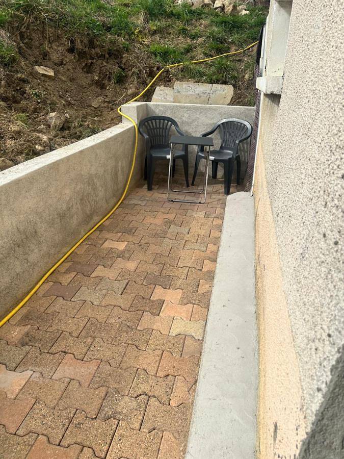 Joli appartement au calme avec place de parking privé in Saint-Jean-Bonnefonds, Parc Naturel Régional du Pilat