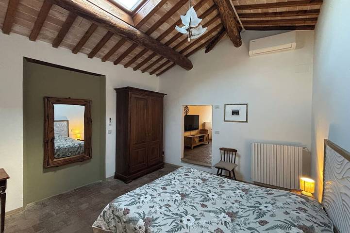 Ganze Wohnung, Charmantes Apartment direkt am Wasser am Gardasee in Maderno, Toscolano-Maderno