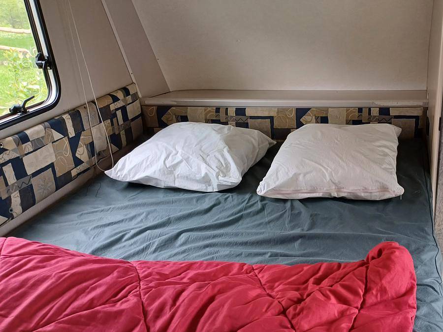 Camping La Cigale de l'Allier - Caravane 4 personnes in Langogne, Région de Mende