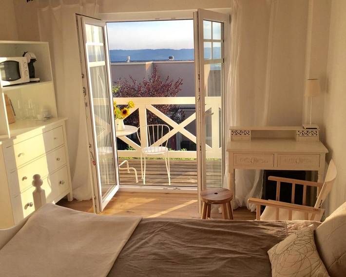 Ferienwohnung für 2 Personen, mit Balkon und Ausblick im Aargau