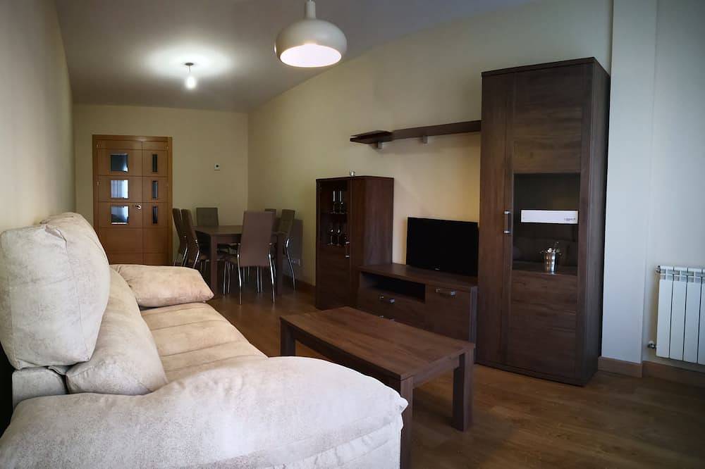 Entire apartment, Torre de Gredos Apartments in Arenas de San Pedro, Valle del Tiétar