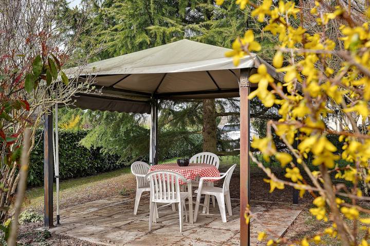 Location de vacances pour 4 personnes, avec jardin à Cerelles