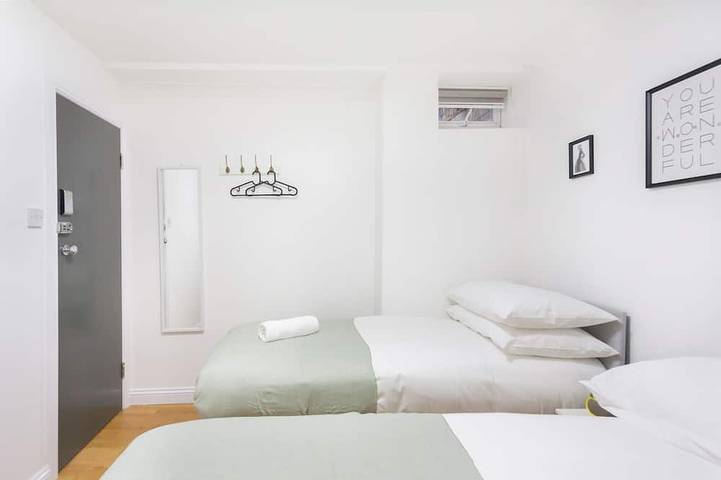 Bed and breakfast for 2 people in London