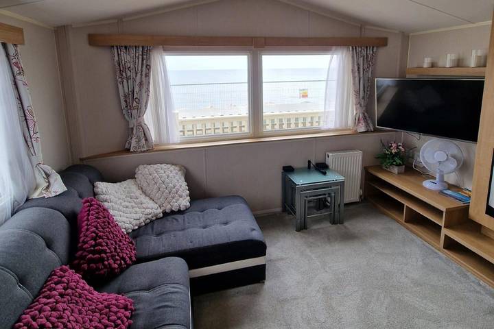Cottage for 6 people, with ocean view and garden, child-friendly in Rhyl