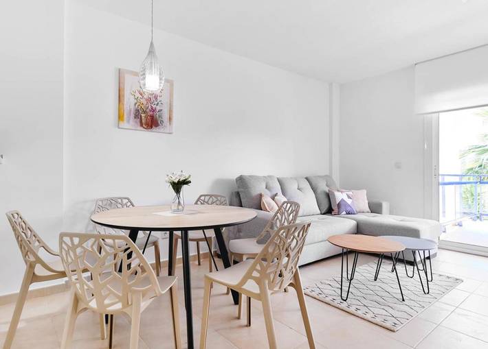 Location de vacances pour 5 personnes, avec jardin et piscine, animaux acceptés à Cabo Roig - 2