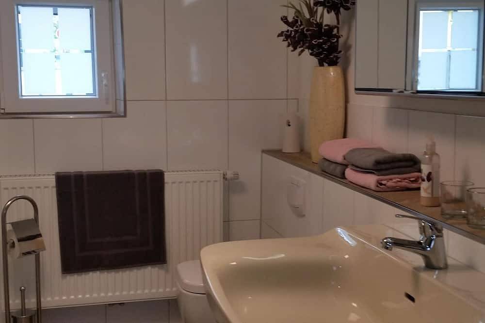 Ganze Wohnung, Dz  2 Einzelbetten u. Schlafcouch  Zirndorf nähe Playmobil/ near Messe Nuremberg in Zirndorf, Franken