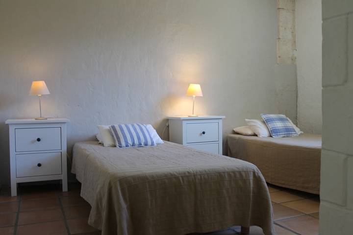 Gîte pour 4 personnes, avec Piscine à Pillac - 4