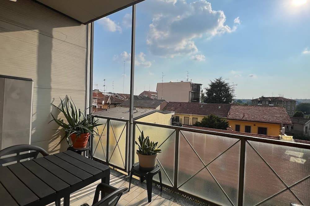 Entire apartment, Bilo Terrace View steps away from metro Sesto Marelli_Free Wi-Fi in Sesto San Giovanni, Milan Province
