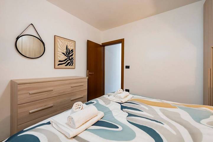 Ganze Wohnung, Komfortables und einladendes 40 qm Erdgeschoss-Apartment, perfekt für drei Personen, mit privatem Eingang. Die Unterkunft liegt ideal in Montesilvano, nur ca. 400 Meter vom Strand entfernt: die Strandpromenade bietet bezaubernde und entspannende in Spiaggia libera, accessibile per disabili, Montesilvano