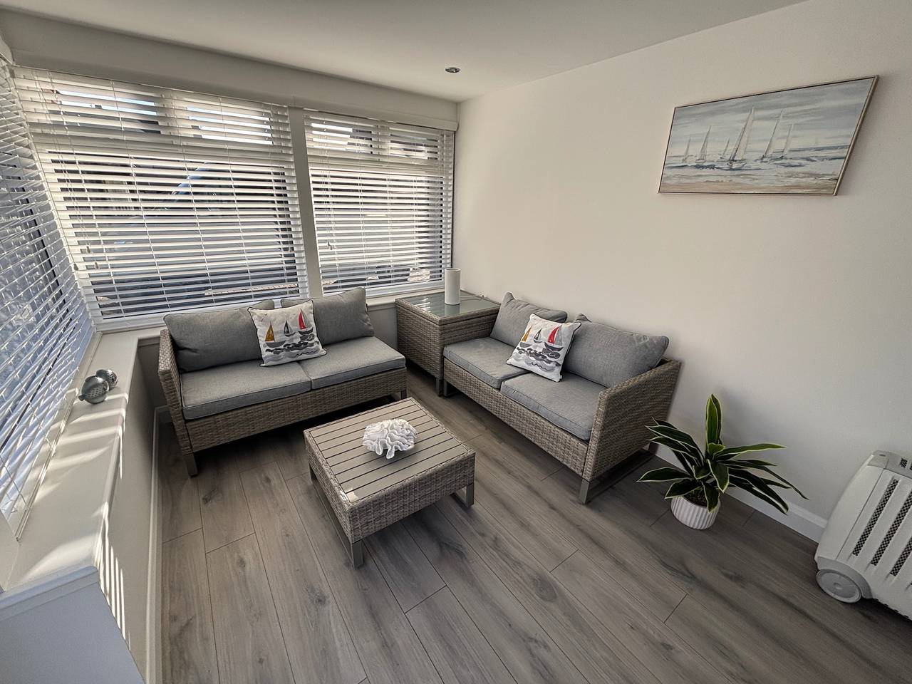 2-Beds, Sleeps 4 w/ Parking, 15 mins to St Andrews in Anstruther, Fife region