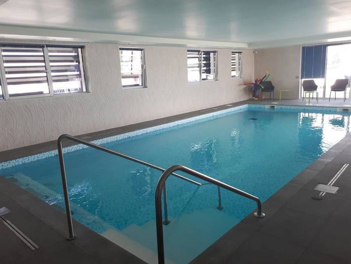 Appart’hôtel pour 2 personnes, avec vue et sauna ainsi que jardin et piscine