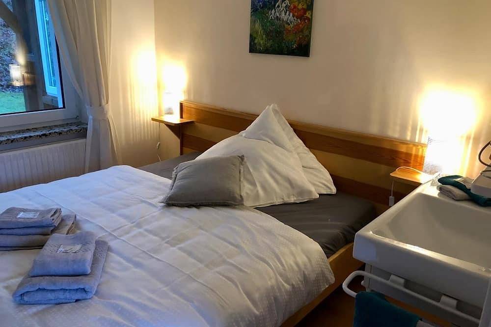 2 bedroom bungalow with kitchen, dining and living room with garden & terrace in Bispingen, Landkreis Heidekreis