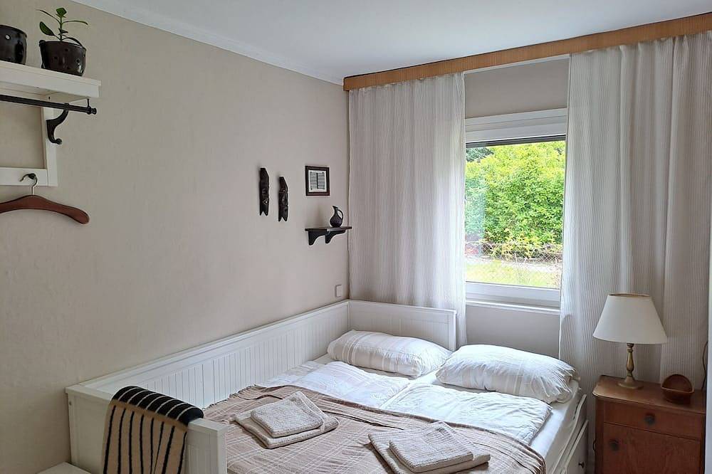 Ferienhaus Waldmeister, Direkt am Wald und 400m zum See in Lehnitz, Oranienburg