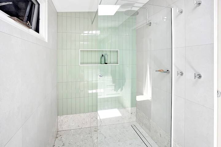 Holiday rental for 10 people, with pool in Bright