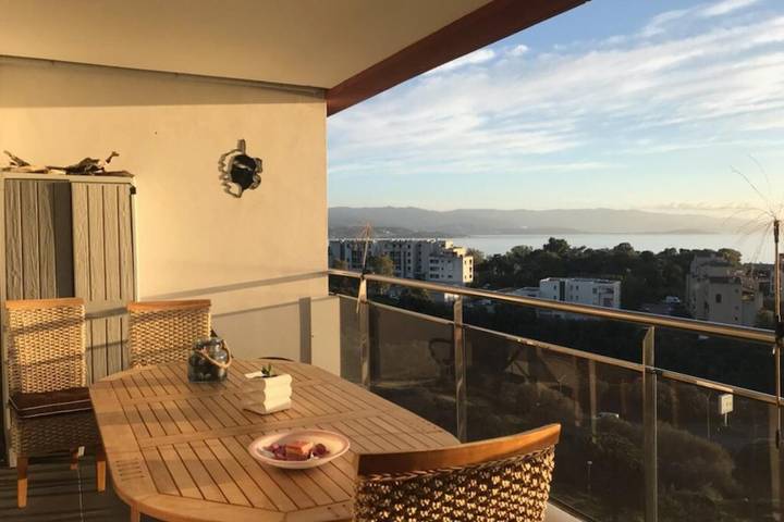 Gîte pour 2 personnes, avec balcon dans Aeroport D Ajaccio Campo Dell Oro