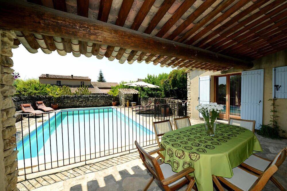 Calm, relaxation, private pool in Cabrières-d'Avignon, Parc naturel régional du Luberon