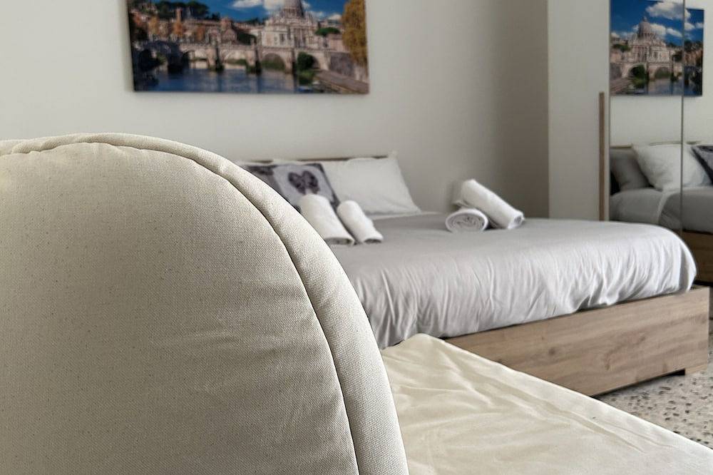 Appartement entier, Roma New Villa 3 Rooms With Garden & Parking in Rome, Province de Rome