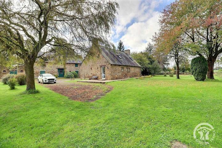Gîte pour 6 personnes, avec Terrasse ainsi que Jardin et Vue dans La Chapelle-Janson