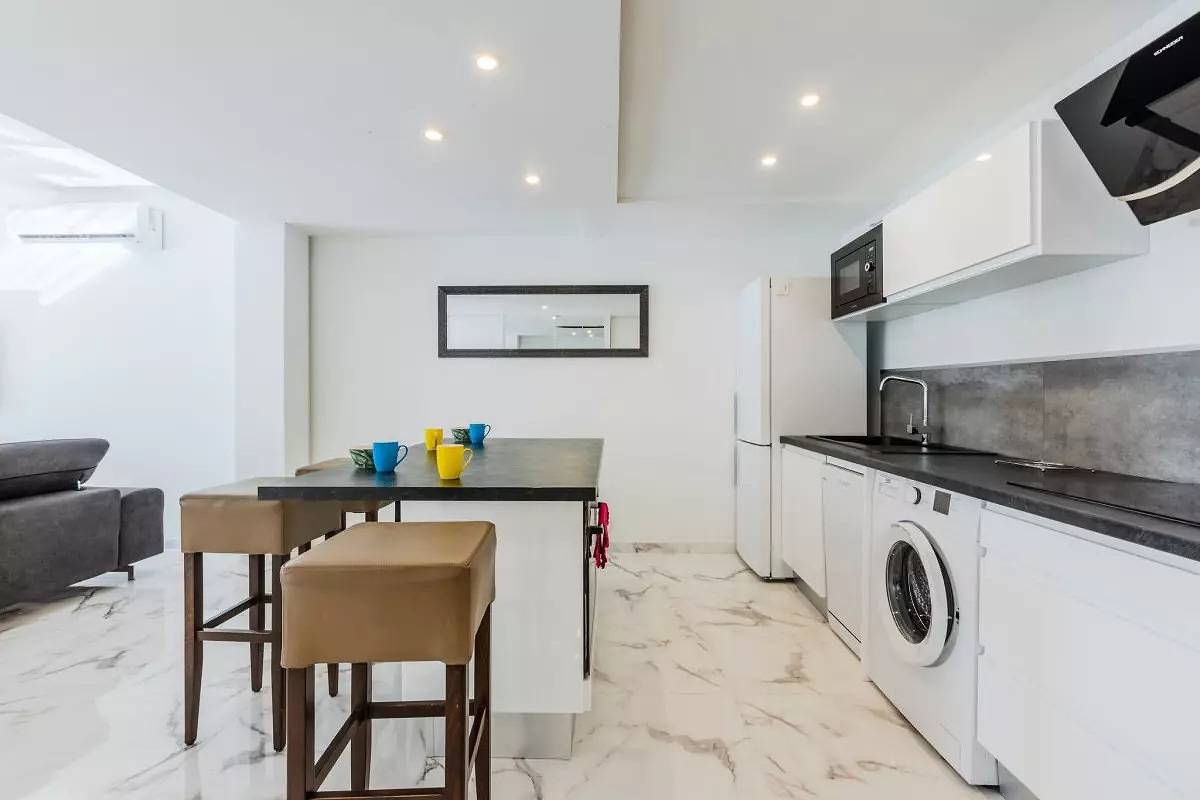 Appartement entier, 90m2 sur la Croisette avec terrasse & vue mer in Cannes, Côte méditerranéenne (France)