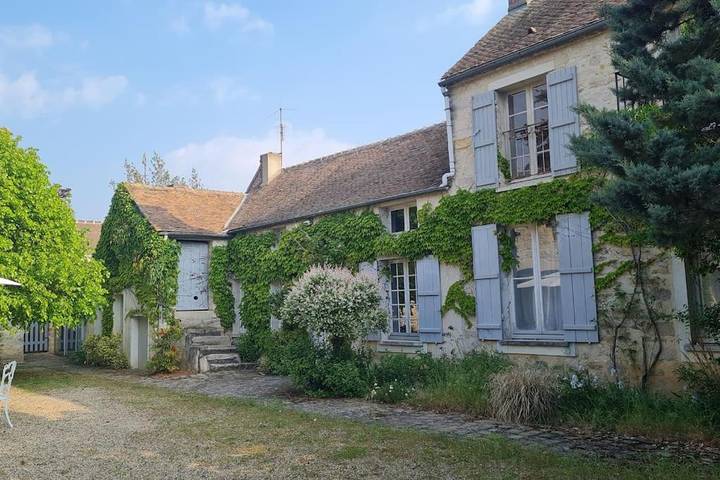 Gîte pour 3 personnes, avec Balcon et Terrasse ainsi que Jardin et Vue à Villiers-sous-Grez